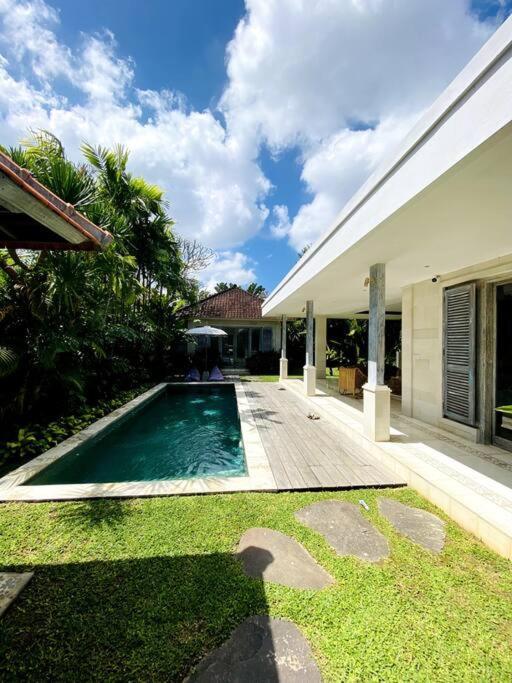 Villa Biru - 500M Batubelig Beach Canggu Exterior foto
