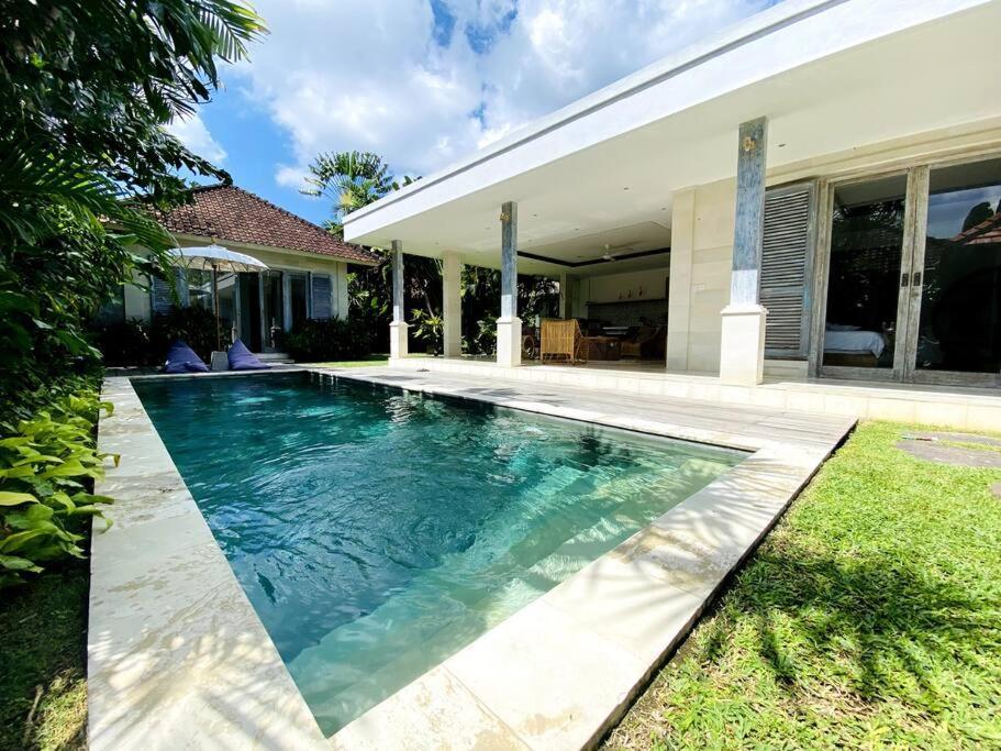 Villa Biru - 500M Batubelig Beach Canggu Exterior foto