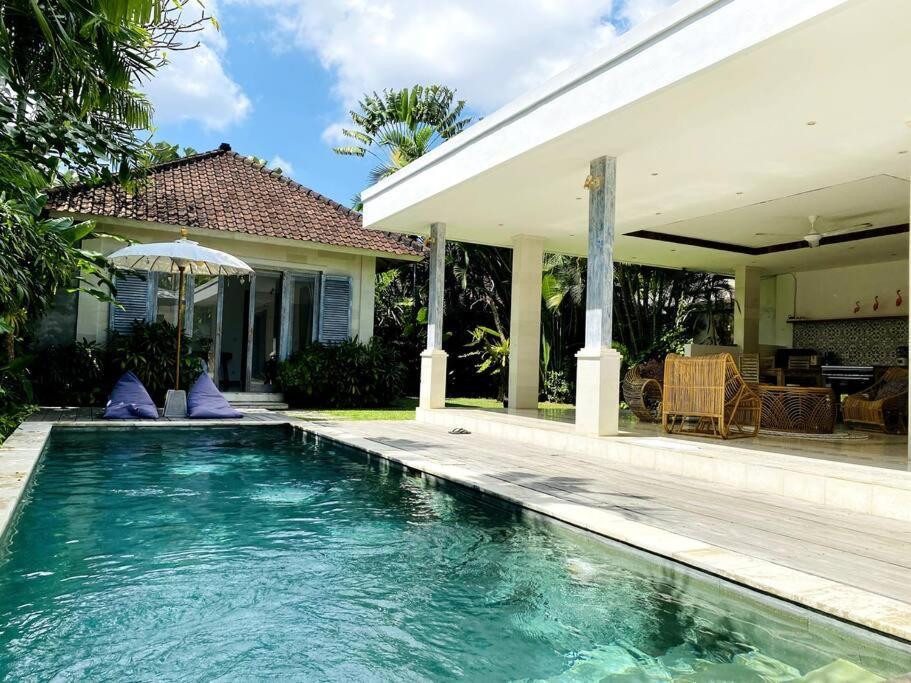 Villa Biru - 500M Batubelig Beach Canggu Exterior foto