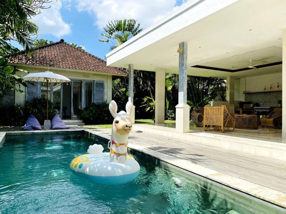 Villa Biru - 500M Batubelig Beach Canggu Exterior foto